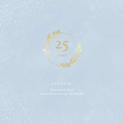 Klassieke lichtblauwe jubileumkaart met gouden ornament 2