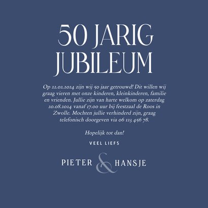 Klassieke uitnodiging jubileum typografisch donkerblauw 3