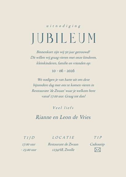 Klassieke uitnodiging jubleumfeest met bloemenkrans 3