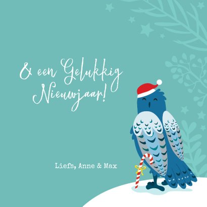 Kleurrijke kerstkaart met uilen in de sneeuw 3