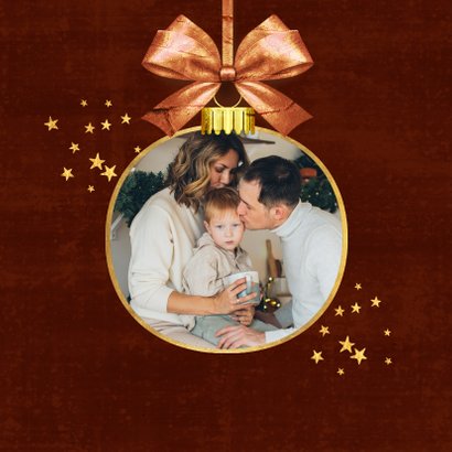 Knusse kerstkaart kerstballen foto goud strik 2