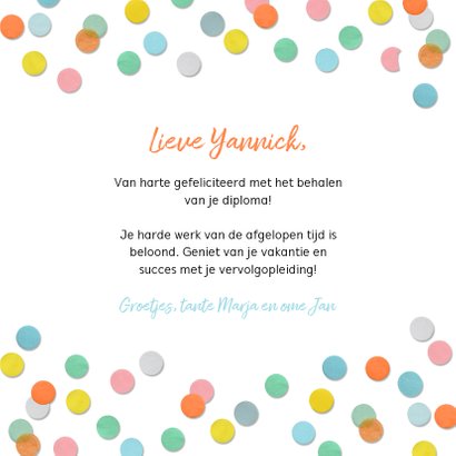 Leuke geslaagd kaart met confetti, typografie en krijtbord 3