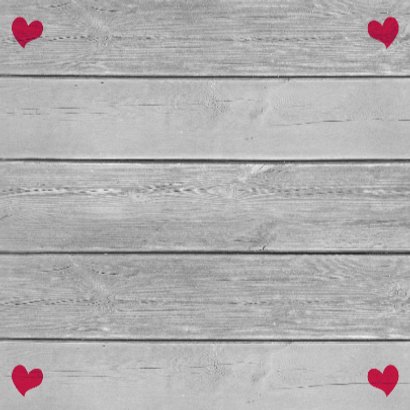 Leuke liefde kaart met hartjes aan koortje op steigerhout 3