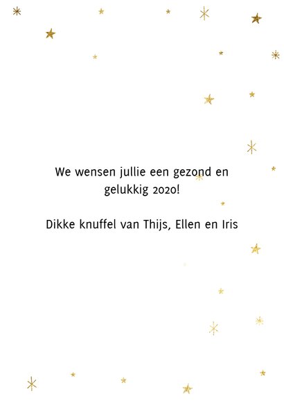 Leuke nieuwjaarskaart met typografie en gouden sterren 3
