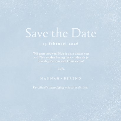 Lichtblauwe save the date kaart met ornament en initialen 3