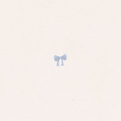 Lief beige geboortekaartje met teddybeer blauwe strik jongen Achterkant