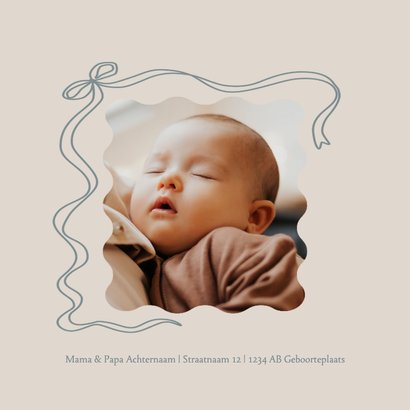 Lief geboortekaartje doodle strik met strepen en bloempjes 2