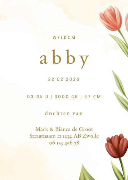 Lief geboortekaartje kuiken in ei met tulpen 3