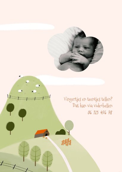 Lief geboortekaartje roze boerderij heuvels koe schaap 2