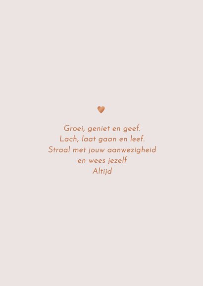 Lief geboortekaartje spelend meisje – koperfolie 2