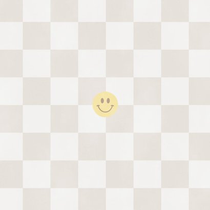 Lief minimalistisch geboortekaartje beige blokjes en smiley Achterkant