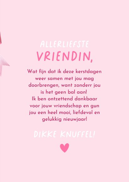 Liefdevol en grappige kerstkaart met kerstbal en strik 3