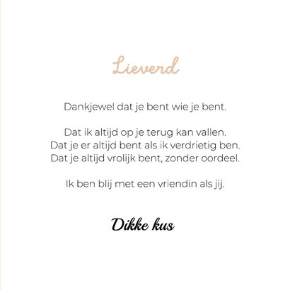 Lieve hondenkaart van klein hondje met bloemenkrans op kop 3