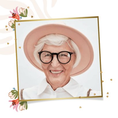 Lieve moederdagkaart kleurrijk bloemenkader hartjes goud 2