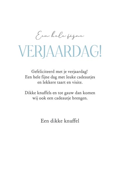 Lieve verjaardagskaart met schattige pinguïn met sjaal 3