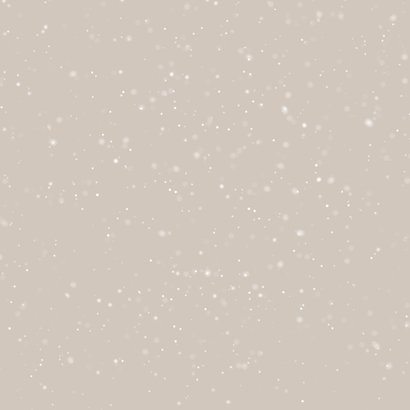 Minimalistisch beige geboortekaartje met witte spikkels Achterkant