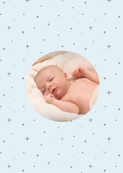 Minimalistisch geboortekaartje met nachtvlinder 2