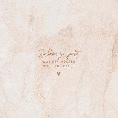 Minimalistisch geboortekaartje roze marmer meisje hartje 2