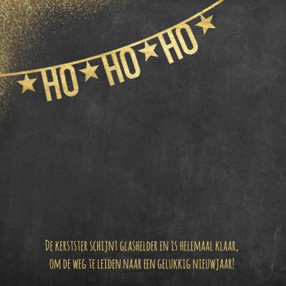 Moderne kerstkaart met polaroids en gouden slingers 2
