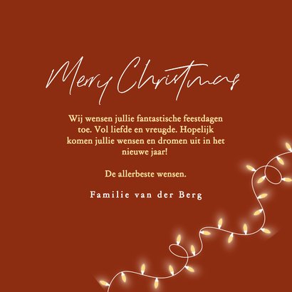 Moderne rode kerstkaart met kerstlampjes merry christmas 3