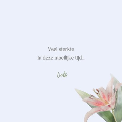 Mooie condoleancekaart met lelies op blauwe achtergrond 3