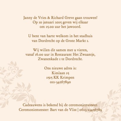 Mooie klassieke trouwkaart met namen in band op kant 3