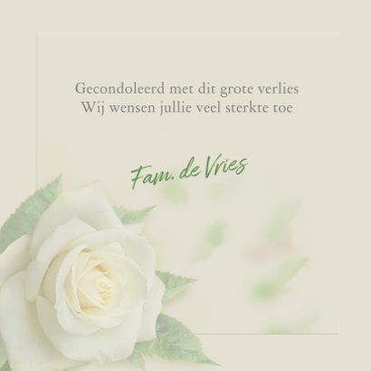 Mooie rouwkaart met een witte roos op gewassen ondergrond 3