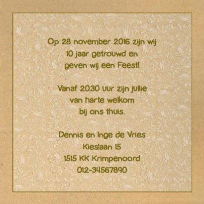 Mooie uitnodiging met label en drankje op karton-print 3
