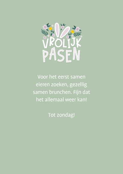 Paaskaart vrolijk pasen met oortjes bloemen en foto 3