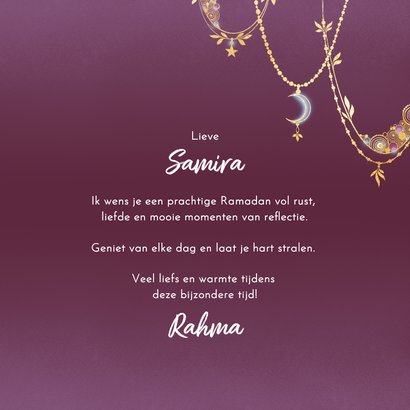 Ramadan Mubarak met biddende Hijabi vrouw 3
