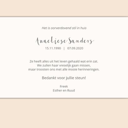 Rouw hobby muziek met silhouet van gitaar en portretfoto 3