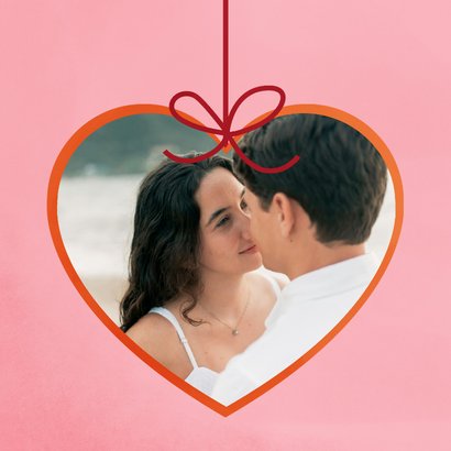 Roze valentijnskaartje met rood hartI love you typografie 2