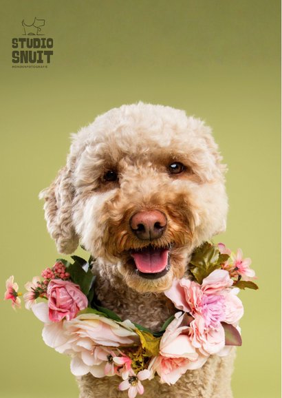Schattige moederdagkaart van doodle met bloemenkrans 2