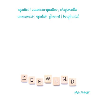 Spreukenkaart zeewind met letters schelpen en edelstenen 2