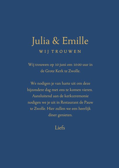 Stijlvolle blauwe trouwkaart met gouden ornament 3