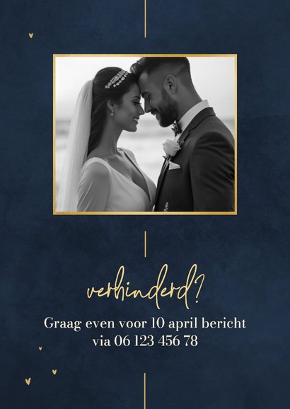 Stijlvolle donkerblauwe jubileumkaart met gouden details 2