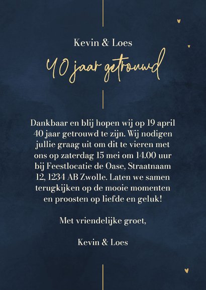 Stijlvolle donkerblauwe jubileumkaart met gouden details 3