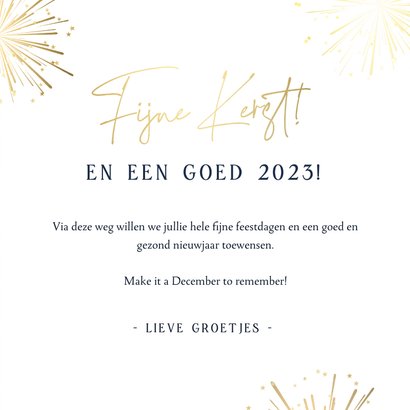 Stijlvolle donkerblauwe kerstkaart met goudlook vuurwerk 3