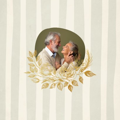 Stijlvolle jubileumkaart met foto en gouden bloemen 2