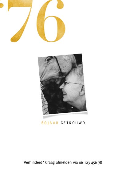 Stijlvolle jubileumkaart met gouden cijfers en grote foto 2