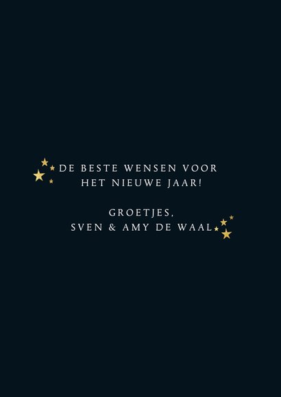 Stijlvolle nieuwjaarskaart met gouden 2020 en foto 3