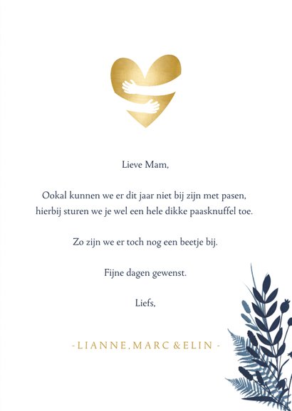 Stijlvolle paaskaart met gouden ei met knuffel omhelzing 3