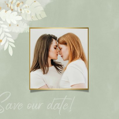 Stijlvolle save the date kaart lichte junglebladeren 2