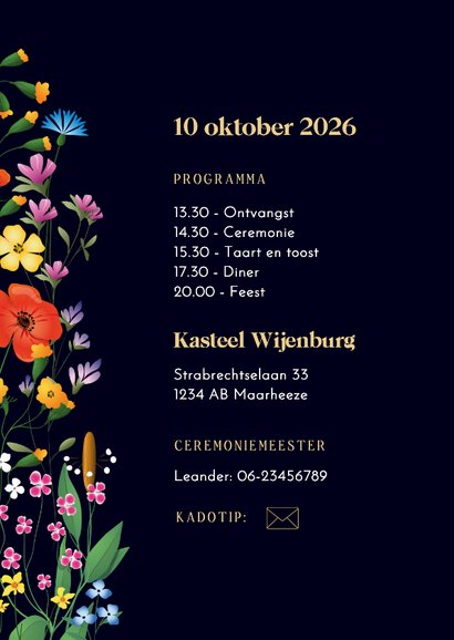 Stijlvolle trouwkaart met gekleurde bloemen en gouden tekst 2