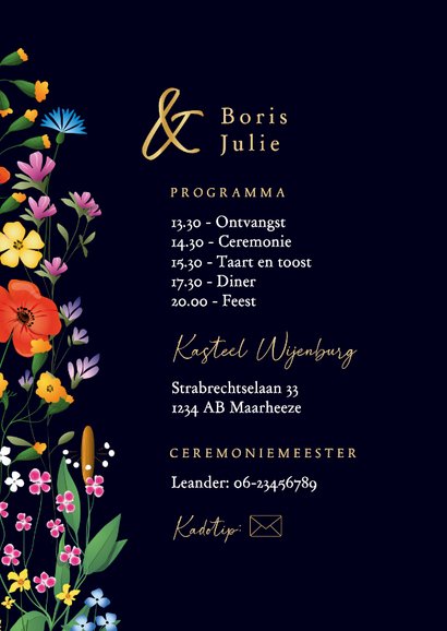 Stijlvolle trouwkaart met gekleurde bloemen en gouden tekst 2
