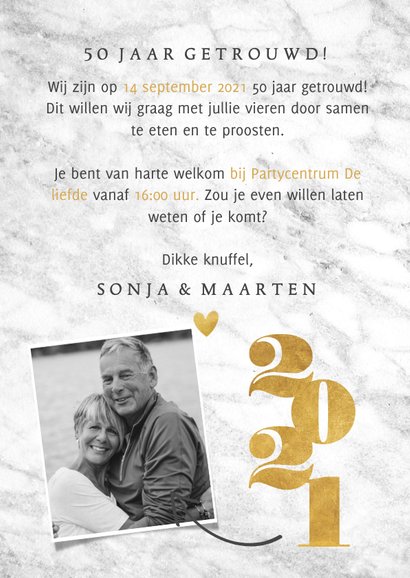 Stijlvolle uitnodiging jubileum met jaartallen en foto's 3