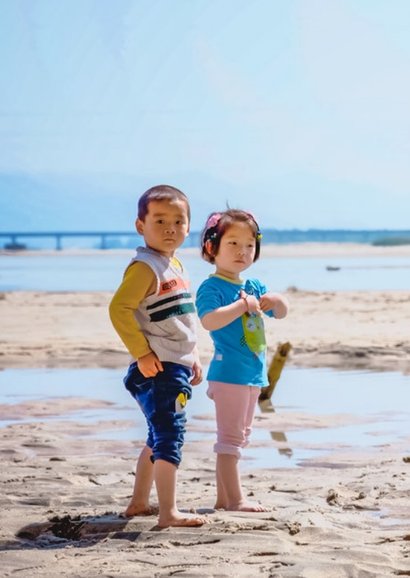 Stijlvolle vakantiekaart met grote eigen foto en landnaam 2