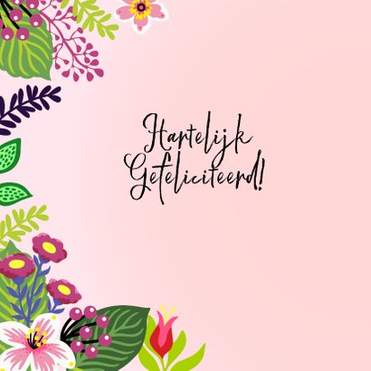 Stijlvolle verjaardagskaart met unicorn en bloemen 2