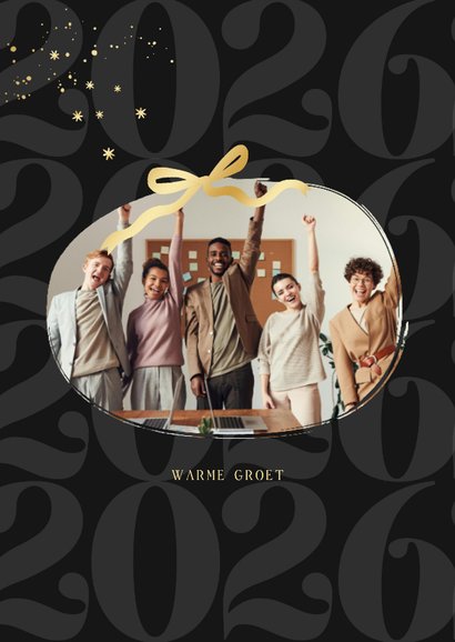Stijlvolle zakelijke kerstkaart zwart goud jaartal en strik 2