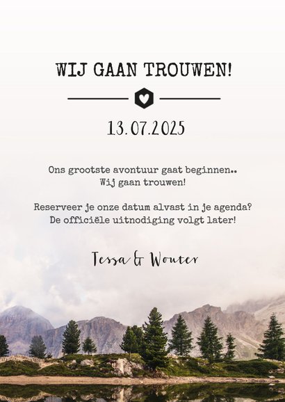 Stoere Save the Date kaart met een berg landschap en datum 3